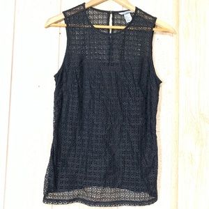 H & M it’s for women blouse. Color Black Size M